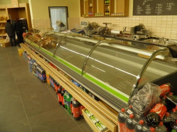 külmvitriini traditsiooniline kauplus vorst