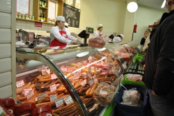 külmvitriini kaasaegne kala meretooted