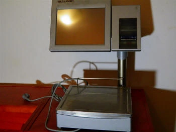 pöörduv ekraan esitleja